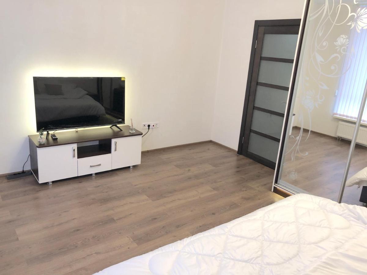 Жд Вокзал Пр Победы 67-В Метро Нивки Парк Шулявка Apartment Киев Екстериор снимка
